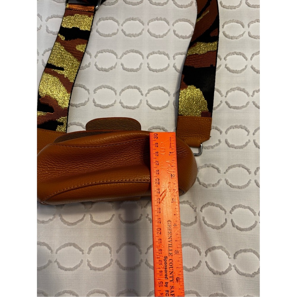 Made In Italy Leather cross-body bag with flap and Camo Interchangeable Strap - Picture 5 of 9